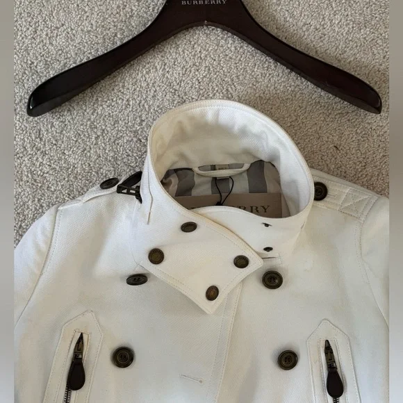 NWT Women's Burberry White Double-Breasted Coat